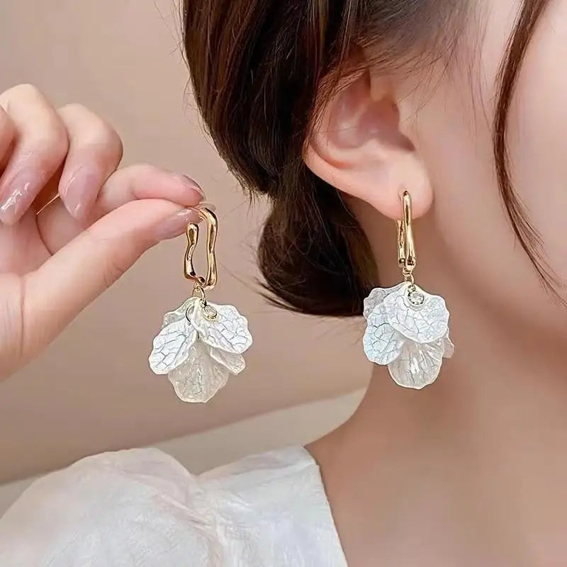 Elegant Butterfly Tassel Earrings – 925 Silver Sparkle