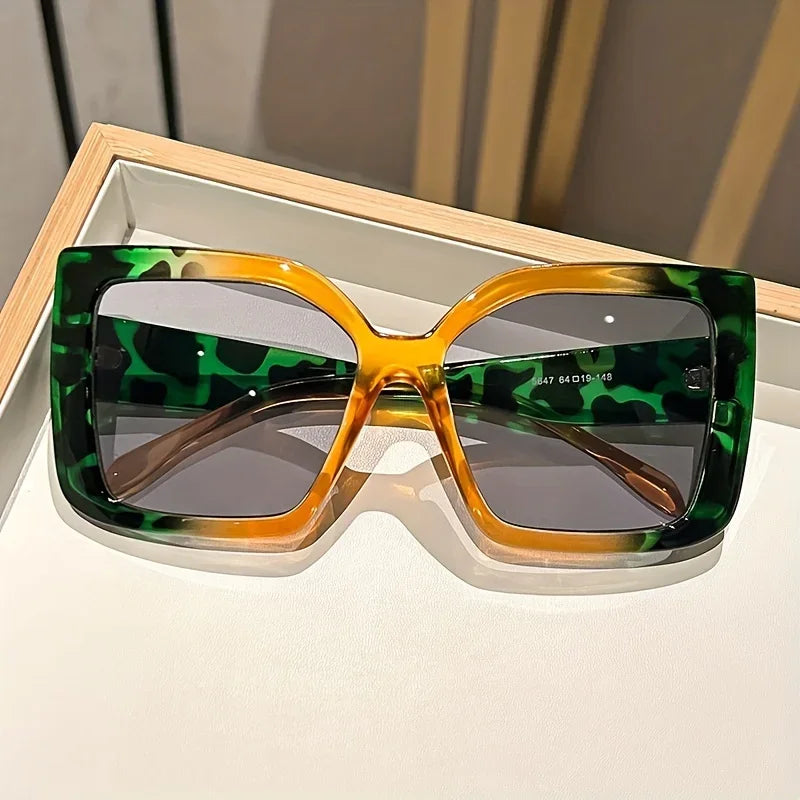 Leona Luxe