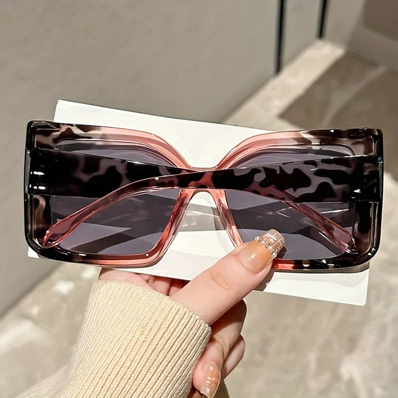 Leona Luxe
